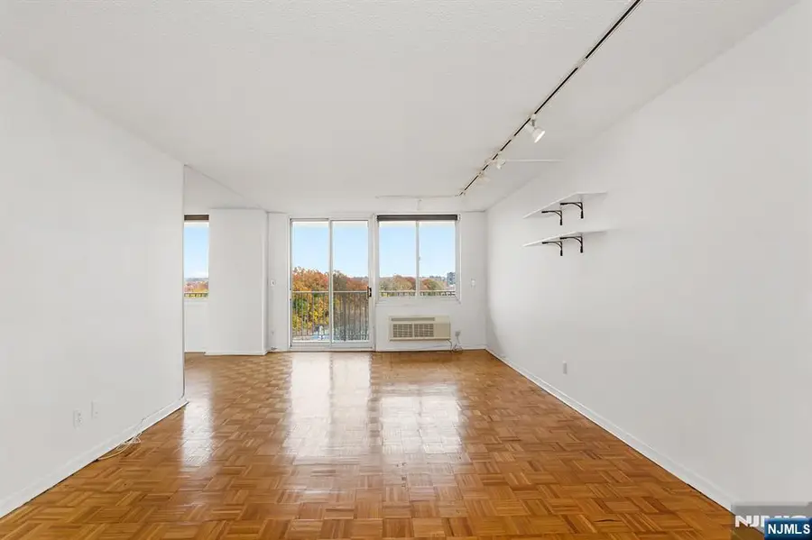 160 Overlook 4-B, Hackensack, NJ 07601 - Image #2