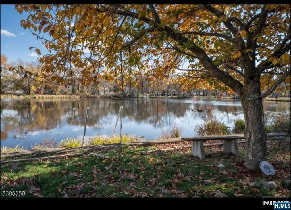 21 Sunrise Avenue, Bloomingdale, NJ 07403 - #1