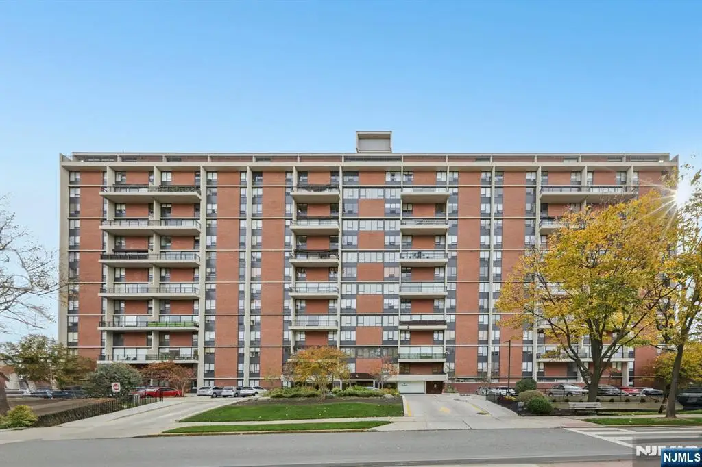 4 Horizon Road 627, Fort Lee, NJ 07024 - Image #1