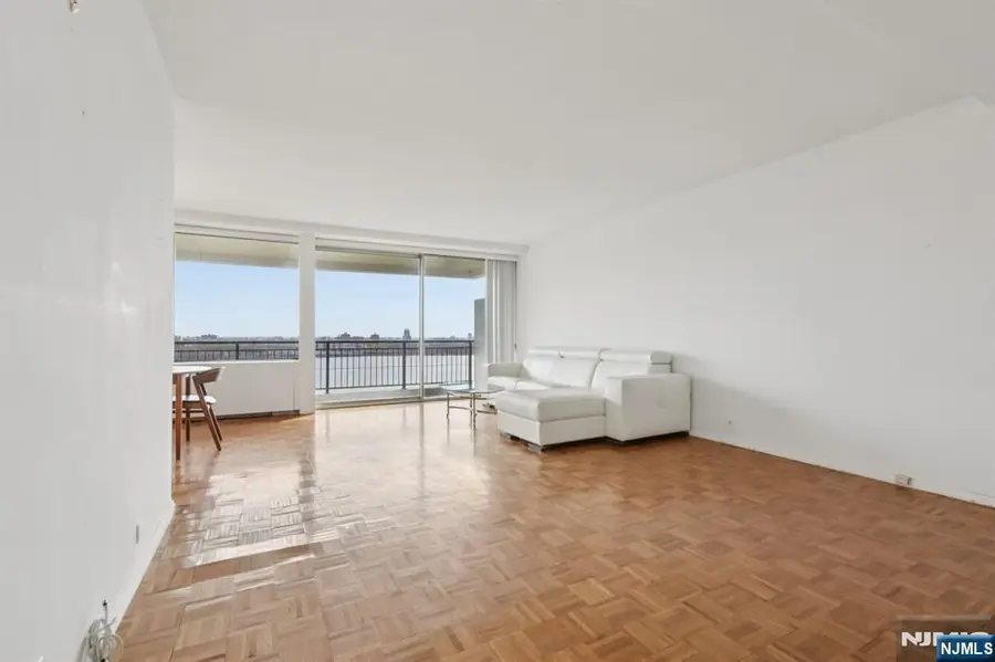 4 Horizon Road 627, Fort Lee, NJ 07024 - Image #3