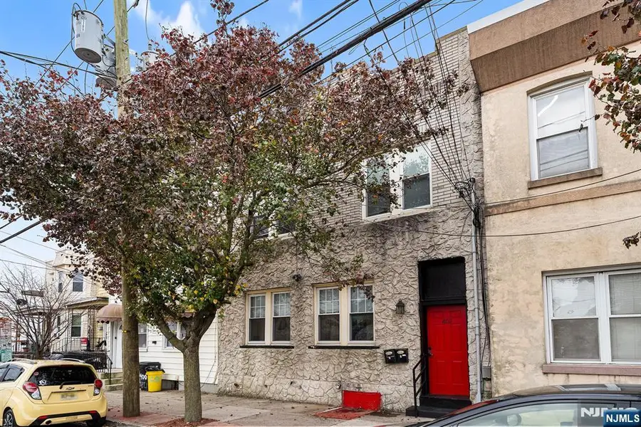 402 Cliff Street, Fairview, NJ 07022 - Image #3