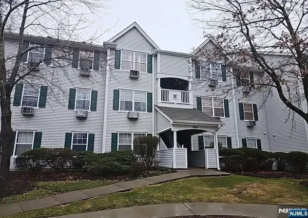 107 Chatfield Drive, Pequannock Township, NJ 07444