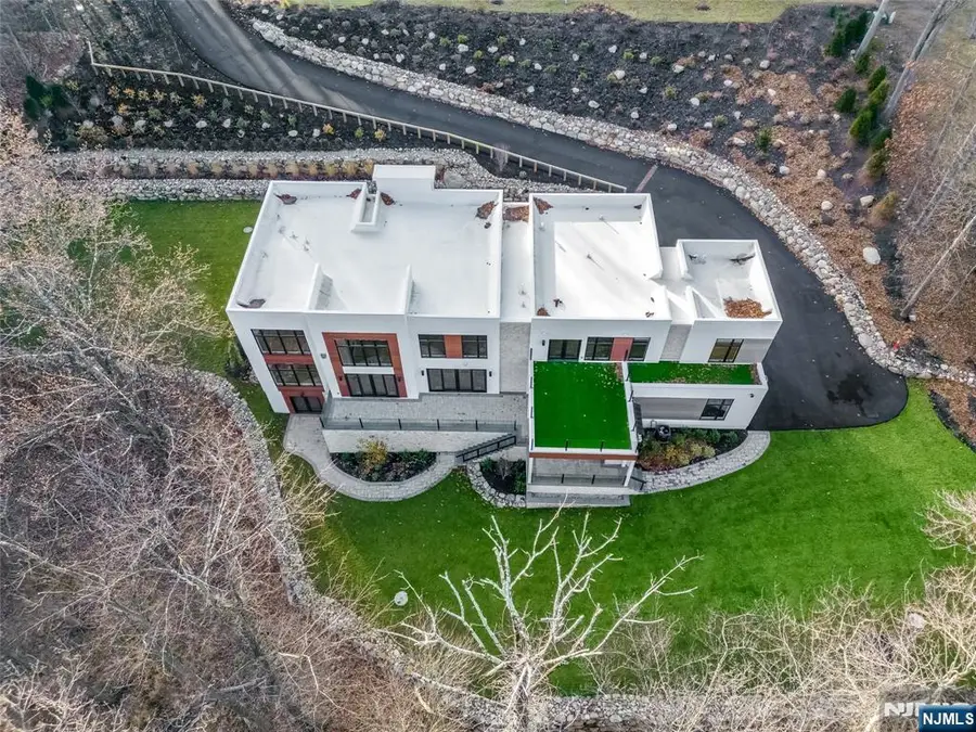 10 Big Ramapo Road, Saddle River, NJ 07458 - Image #3