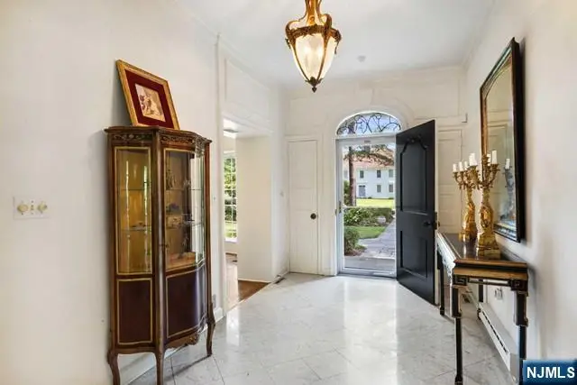 2 Canoe Lane, Roseland, NJ 07068 - Image #2