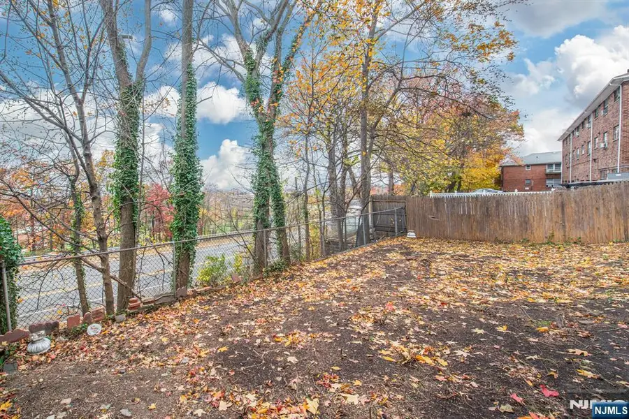 340 Northwood Way, Palisades Park, NJ 07650 - Image #3