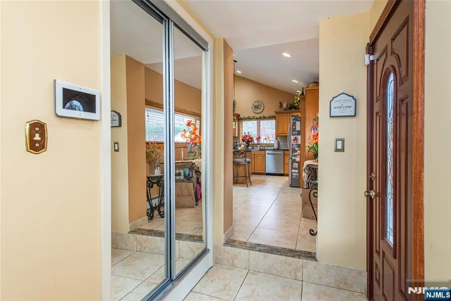 1 Lenape Trail, Wayne, NJ 07470 - Image #3