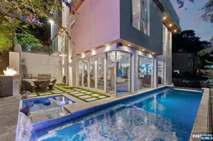 31A Casta Lane, Edgewater, NJ 07020 - Image #3