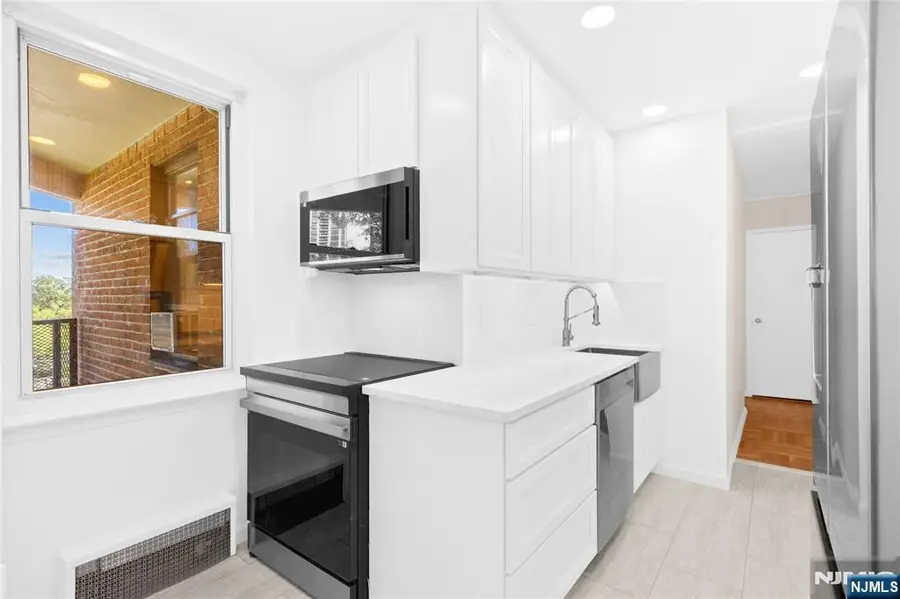 1450 Palisade Avenue 3A, Fort Lee, NJ 07024 - Image #3