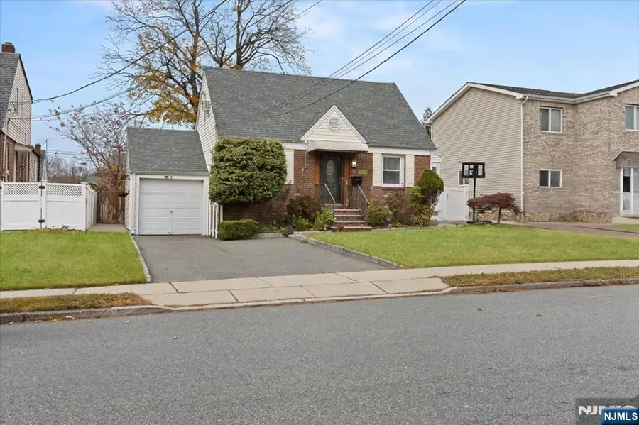 43 Birchwood Drive, Elmwood Park, NJ 07407 - Image #2