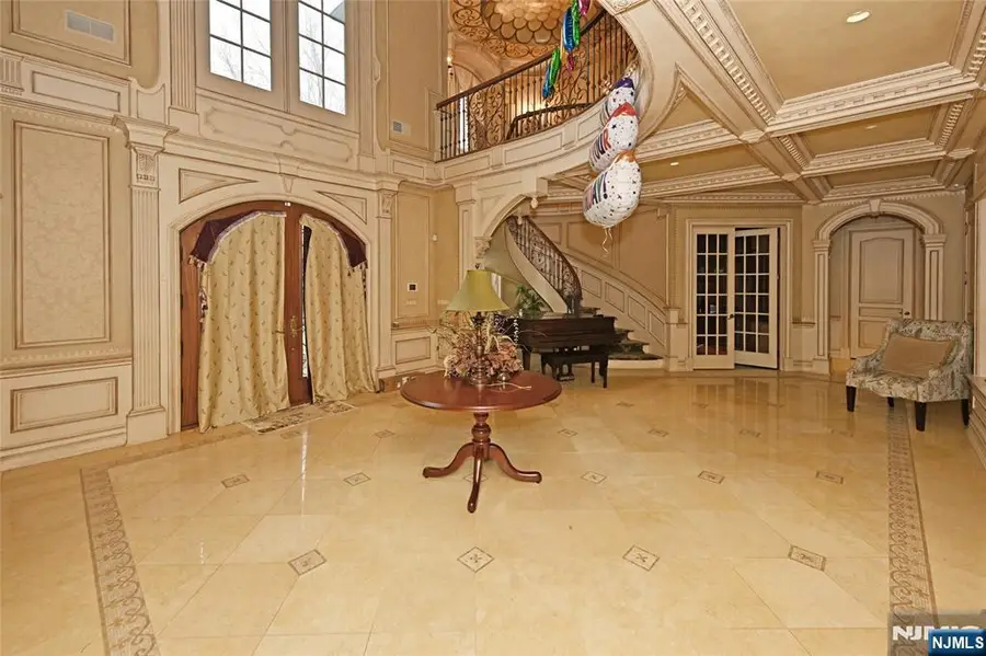 22 Pembroke Trail, Upper Saddle River, NJ 07458 - Image #2