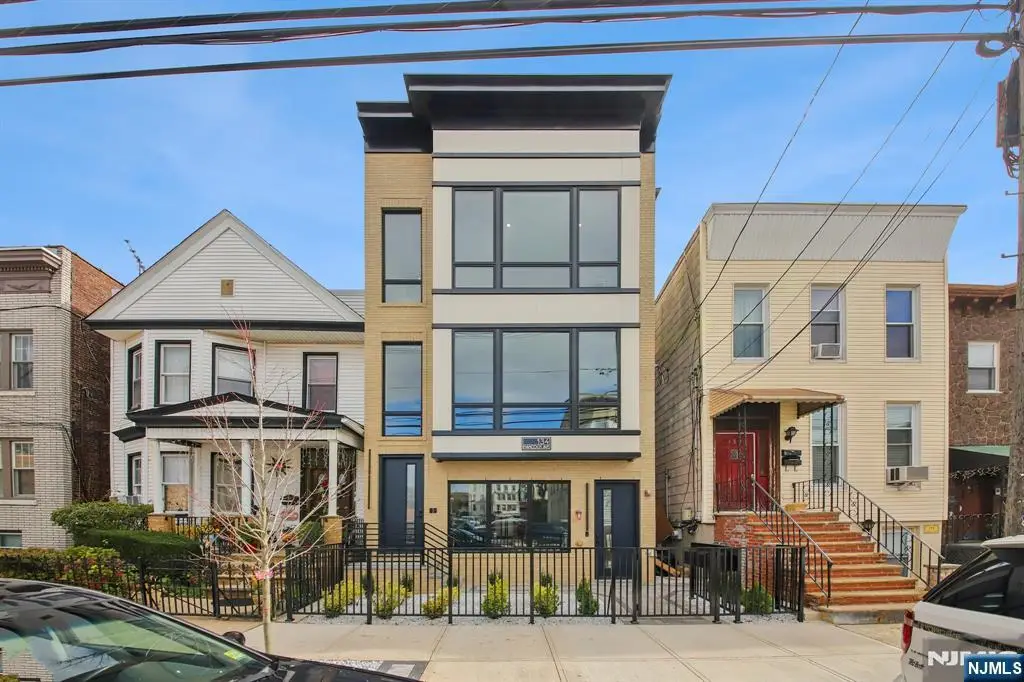 134 Hancock 3, Jersey City, NJ 07307 - Image #1