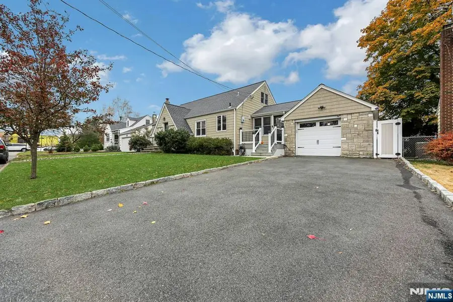 30 Gantner Avenue, Elmwood Park, NJ 07407 - Image #3
