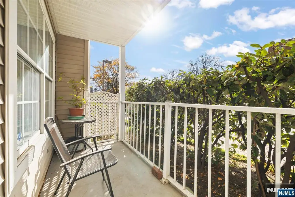 28 Garden Place 151, Edgewater, NJ 07020 - Image #1