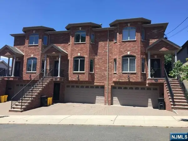 209C 8th, Palisades Park, NJ 07650