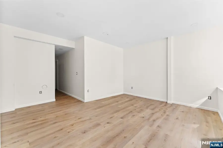 585 McChesney Street, Orange, NJ 07050 - Image #3