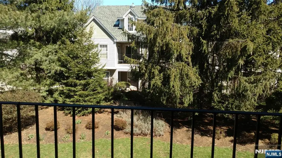 23 McClelland Way, Clifton, NJ 07012 - Image #2