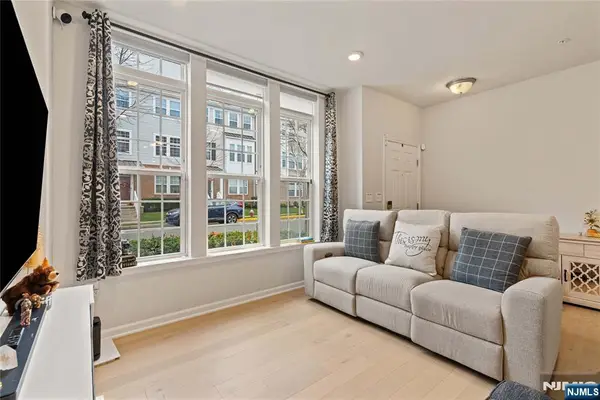 73 Wesmont Drive 1811, Wood Ridge, NJ 07075