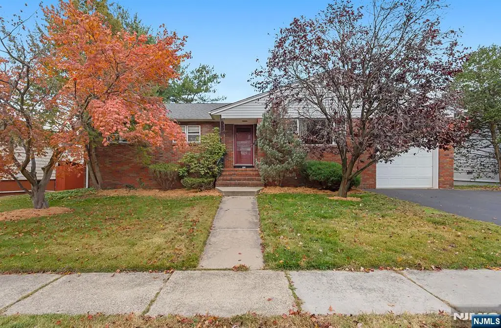 33 Chobot Lane, Elmwood Park, NJ 07407 - Image #1