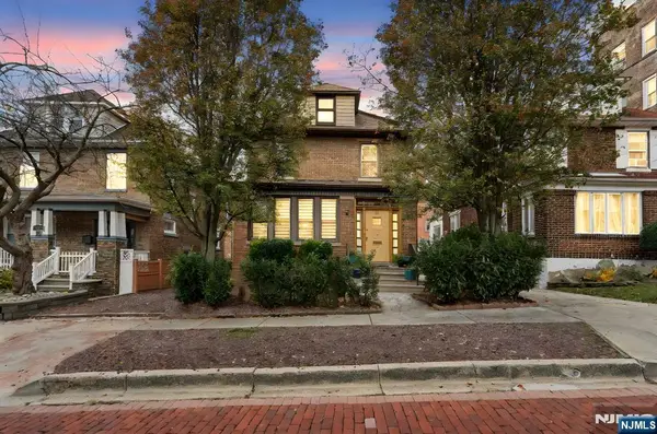 25 75th Street, North Bergen, NJ 07047