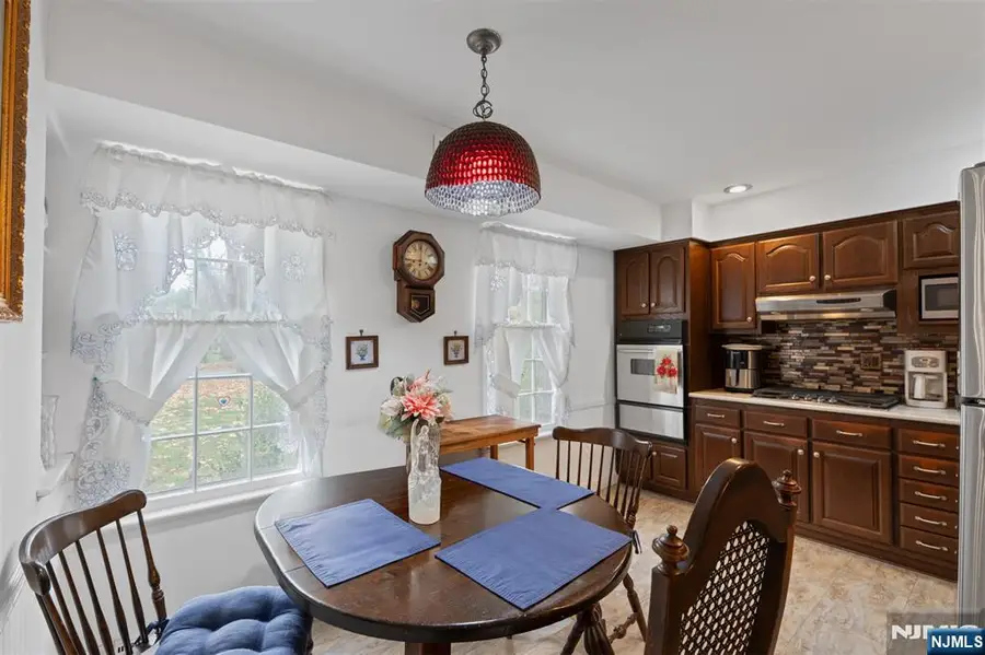 280 River Drive, River Vale, NJ 07675 - Image #3