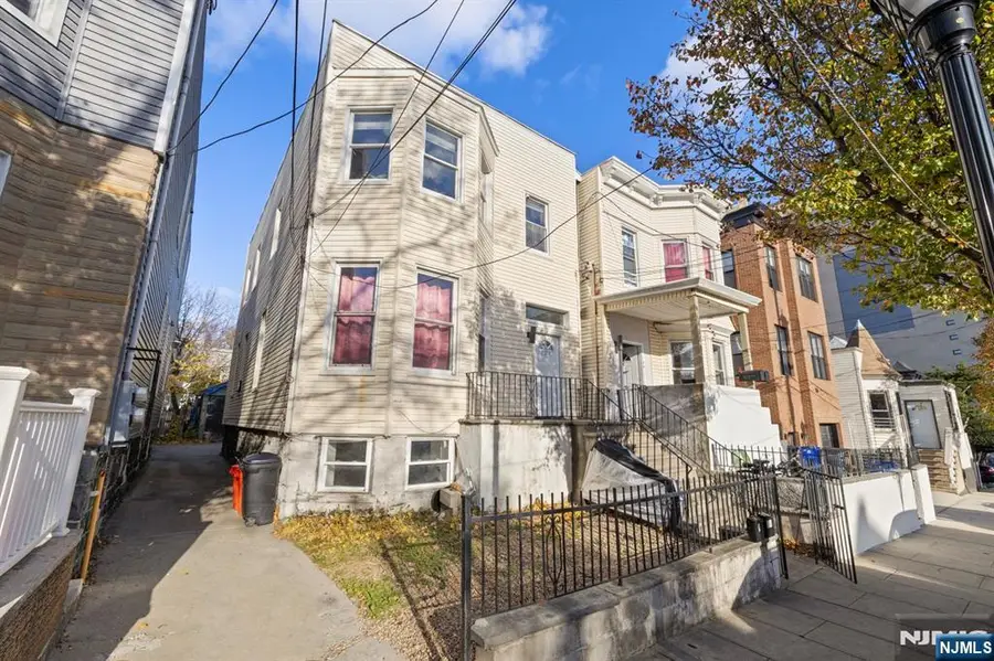 124 18th Street, Union City, NJ 07087 - #2