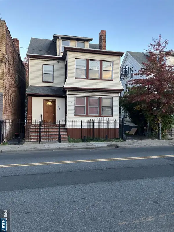 164 Stuyvesant Avenue, Newark, NJ 07106