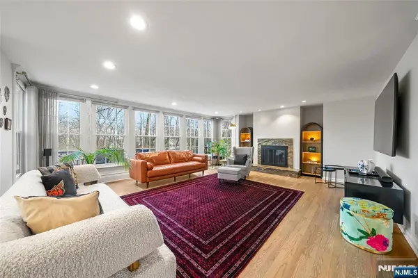 639 Pawnee Lane, Franklin Lakes, NJ 07417