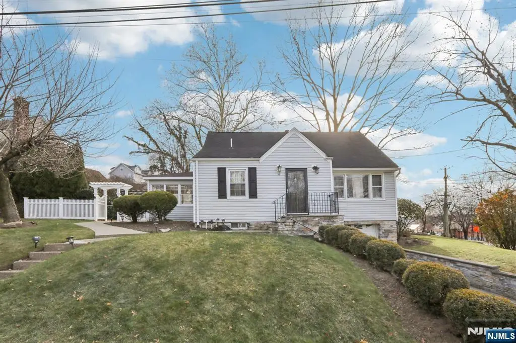 4 Brookview Drive, Woodland Park, NJ 07424 - #1