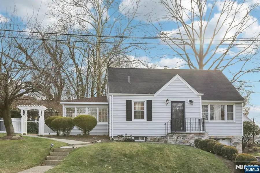 4 Brookview Drive, Woodland Park, NJ 07424 - #2