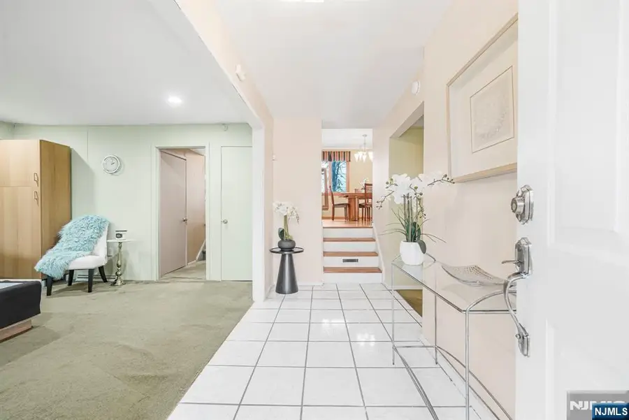 12 Clinton Lane, Wayne, NJ 07470 - Image #3