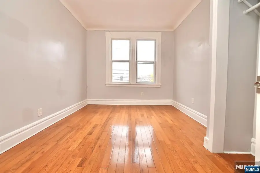 20 Stuyvesant Avenue, Newark, NJ 07106 - Image #3