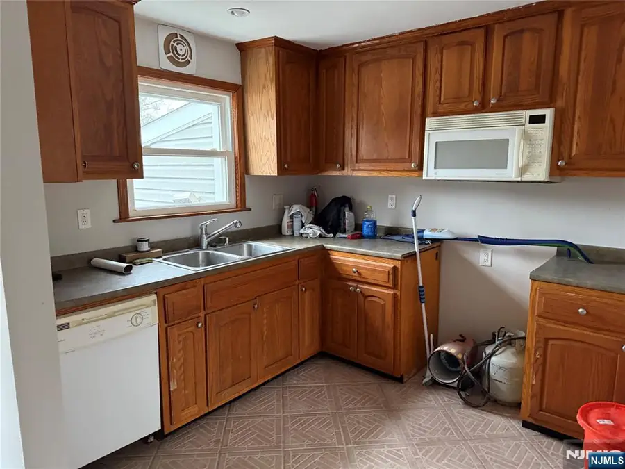 1180 Cumbermeade Road, Fort Lee, NJ 07024 - Image #3