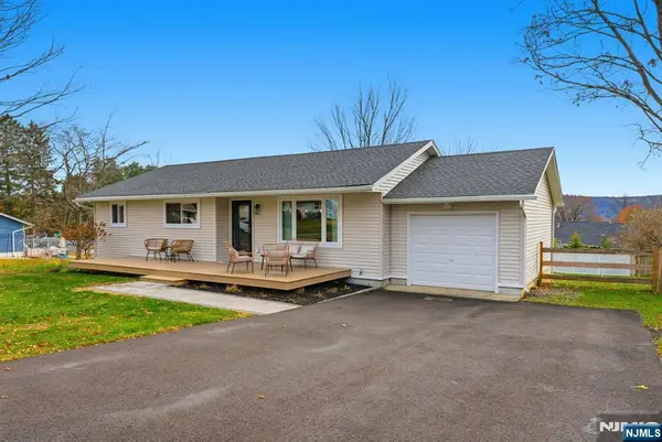 102 Sunnyview Avenue, Hackettstown, NJ 07840