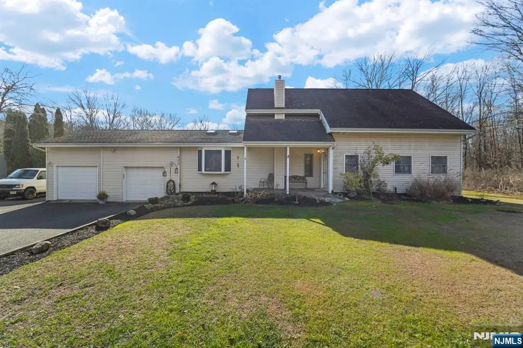 622 Berkshire Valley Road, Lake Hopatcong, NJ 07885 - Image #1