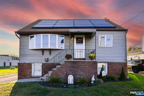 2 Lincoln Place, Moonachie, NJ 07074