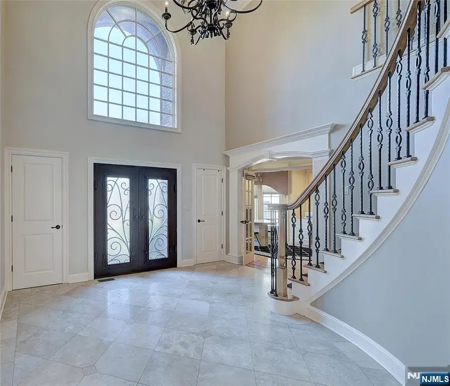 6 Norman Court, Livingston, NJ 07039 - Image #2