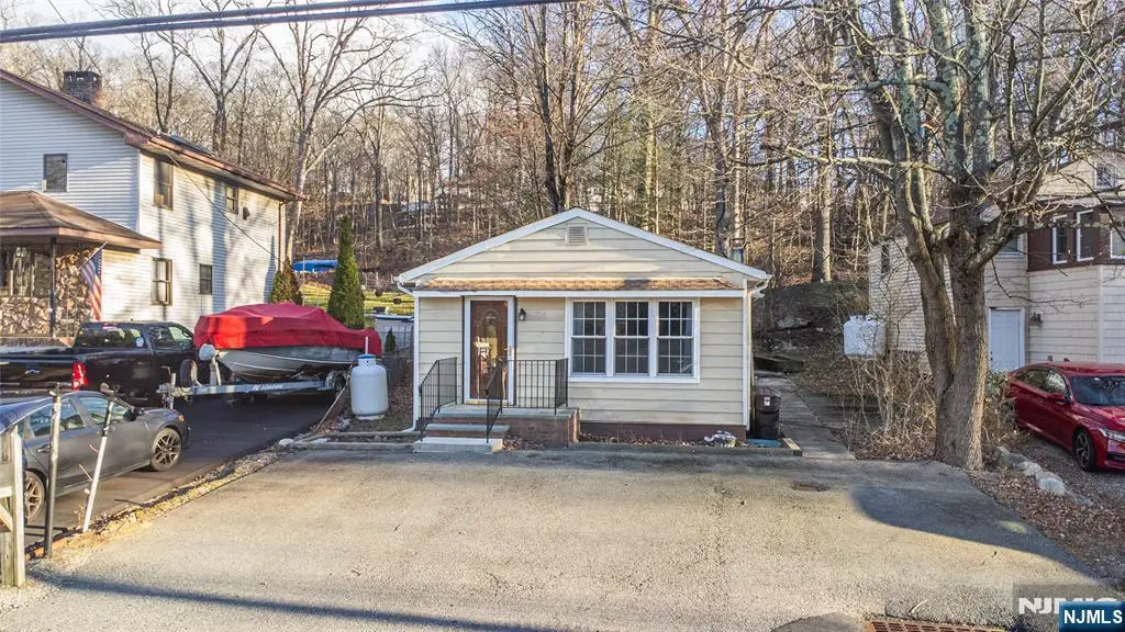 354 Maxim Drive, Hopatcong, NJ 07843 - Image #1