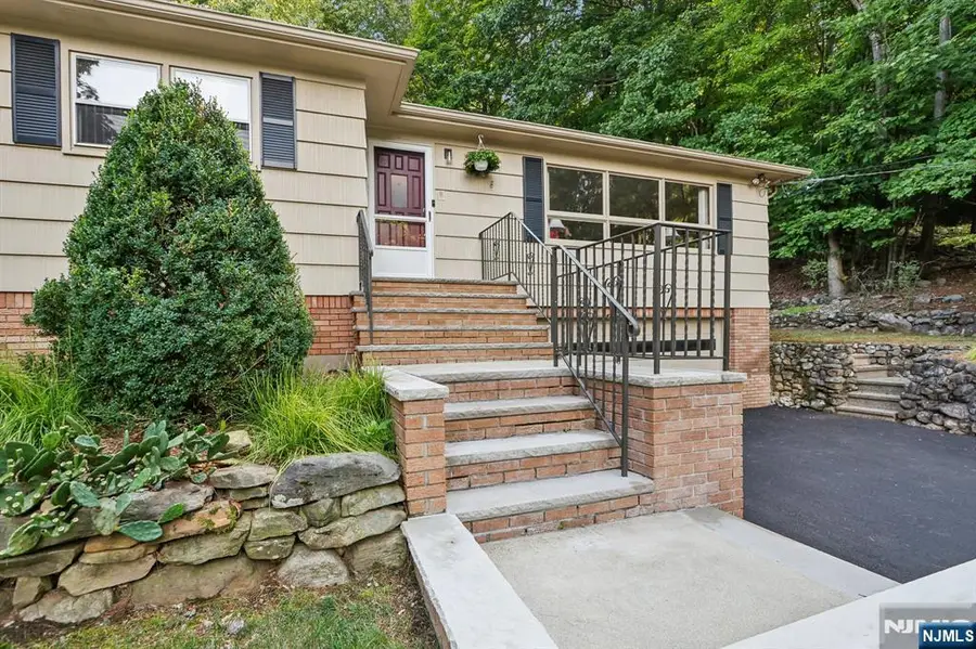 41 Dorothy Drive, North Haledon, NJ 07508 - Image #2