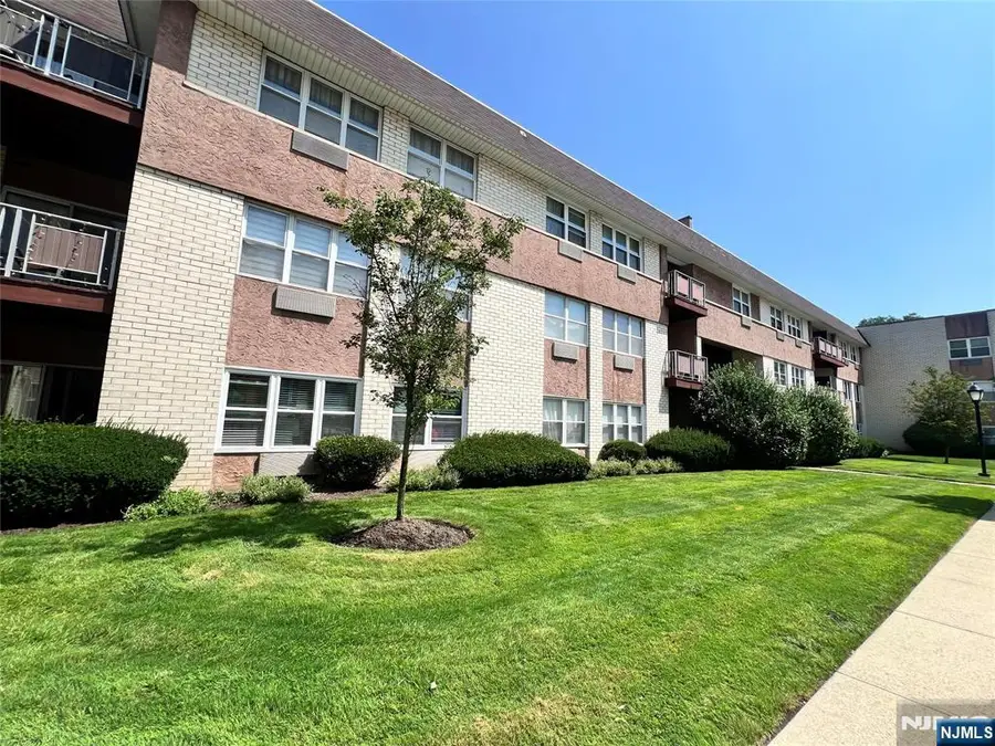 1111 River Road D5, Edgewater, NJ 07020 - Image #2