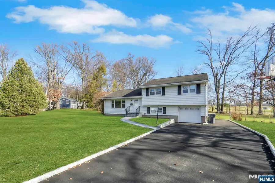 117 Brookview Terrace, Bergenfield, NJ 07621 - Image #2
