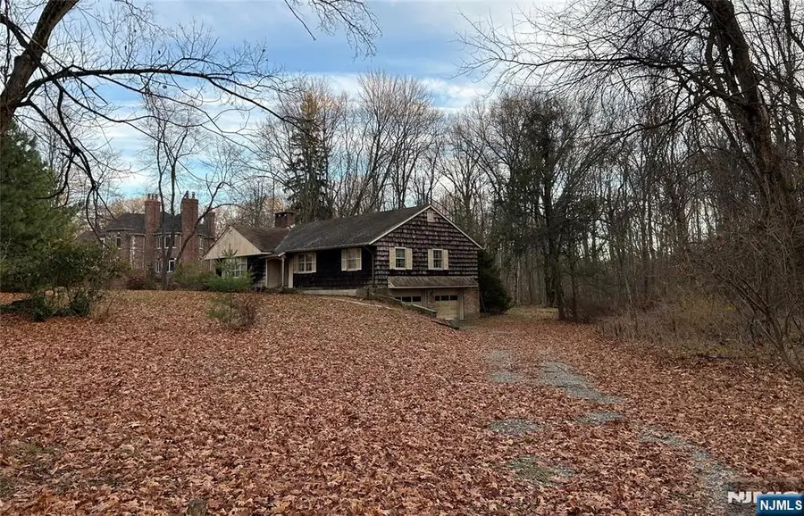 10 Werimus Brook Road, Saddle River, NJ 07458 - Image #3