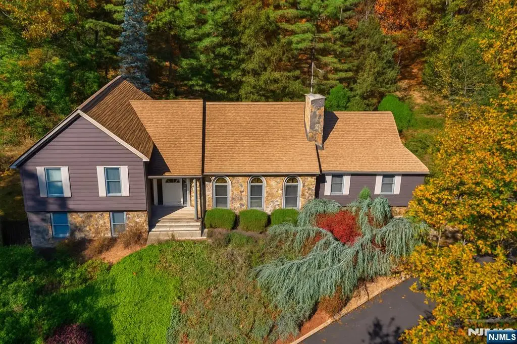 31 Cheyenne Drive, Montville, NJ 07045 - Image #1