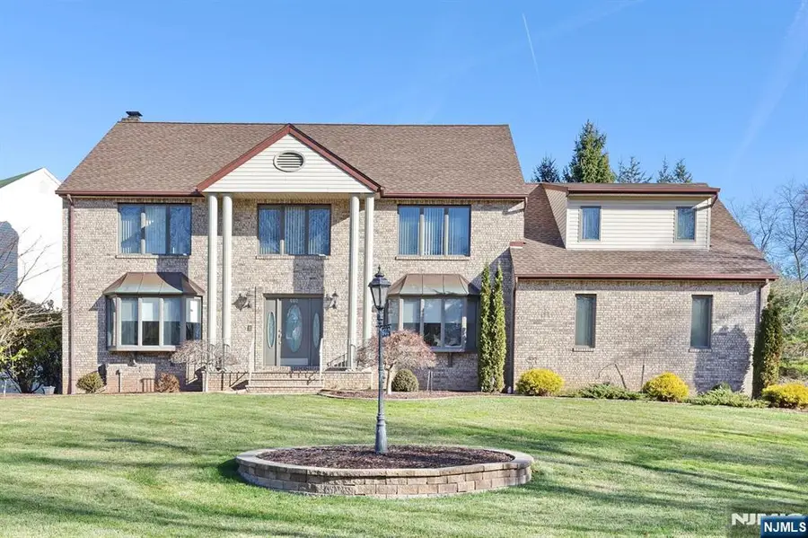 602 Mill Run, Paramus, NJ 07652 - Image #3
