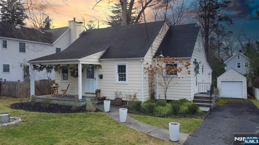 8 Downing Place, Harrington Park, NJ 07640 - Image #3