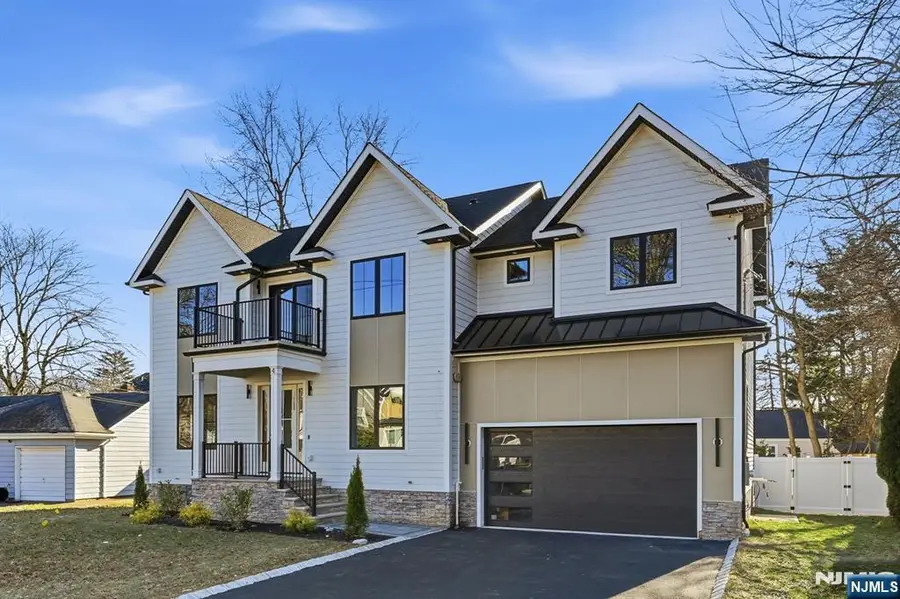 4 Maplewood Drive, Livingston, NJ 07039 - Image #2