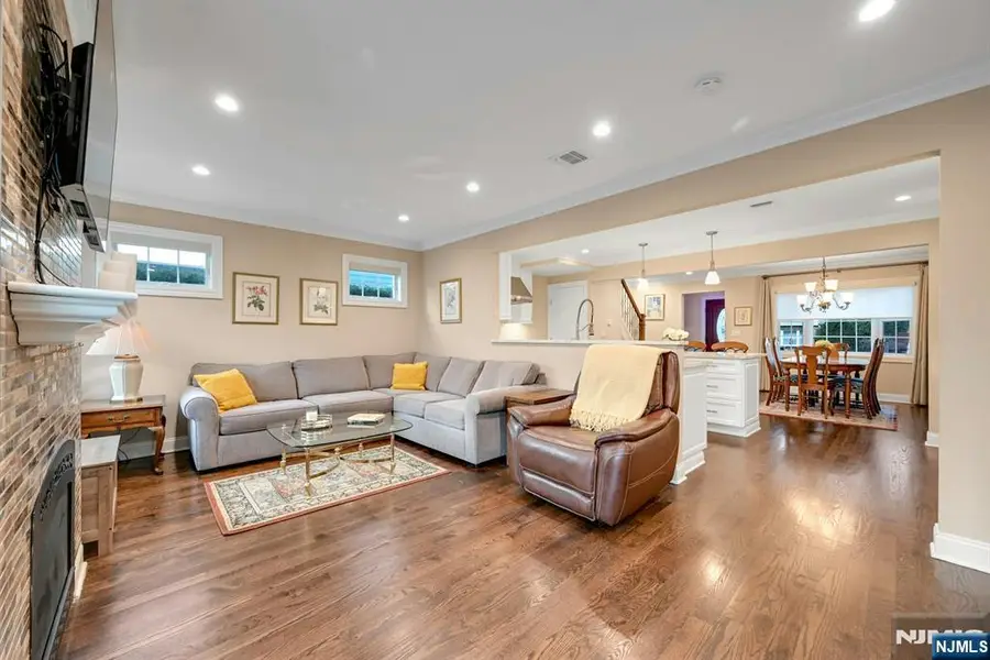 87 Surrey Lane, River Edge, NJ 07661 - Image #3
