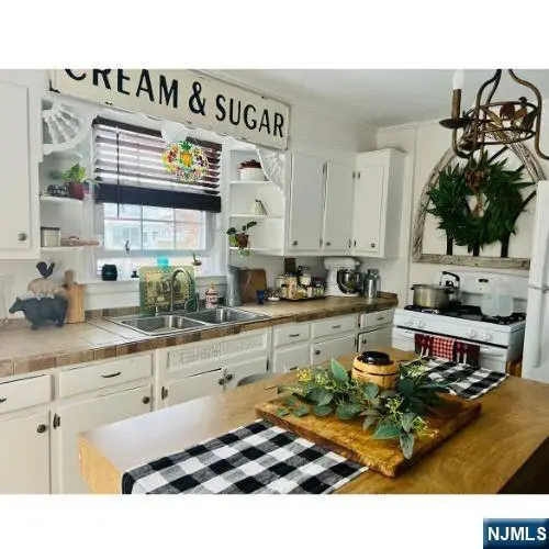 15 Onyx Terrace, North Haledon, NJ 07508 - Image #2