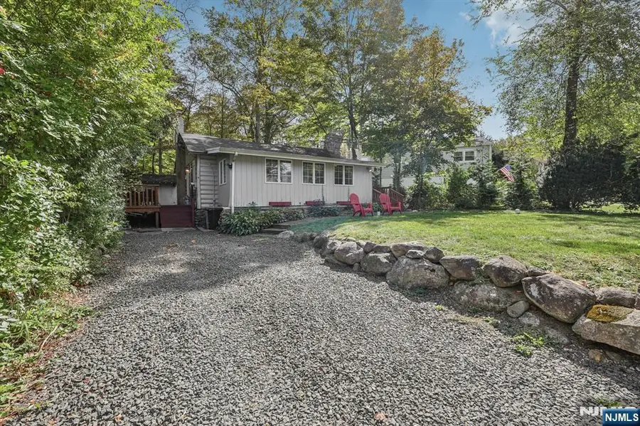 8 Woodland Road, Ringwood, NJ 07456 - Image #3