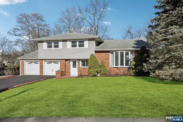 27 Stanford Place, Wayne, NJ 07470