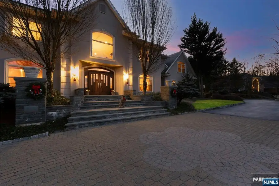 7 Finn Court, Mahwah, NJ 07430 - Image #3